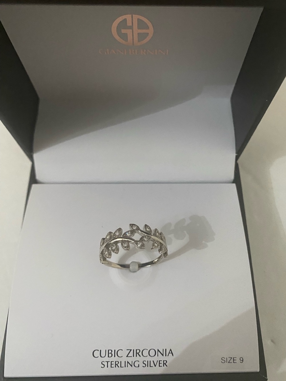 New in Box Sterling Silver Cubic Zirconia Leaf Band Ring (Size 9) Giana Bernini